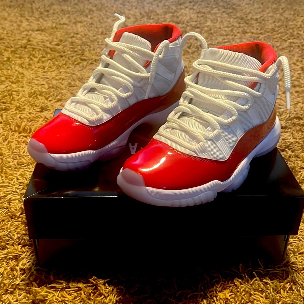 Jordan retro 11 cherry